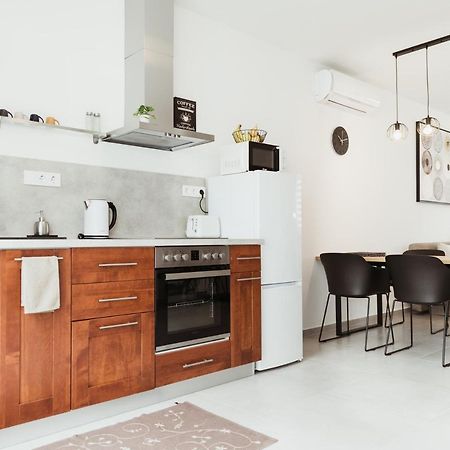 Major11 Apartman - Zsolnay Negyed بيتْش المظهر الخارجي الصورة